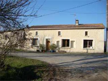 Old House for sale in Clerac (Poitou-Charentes)
