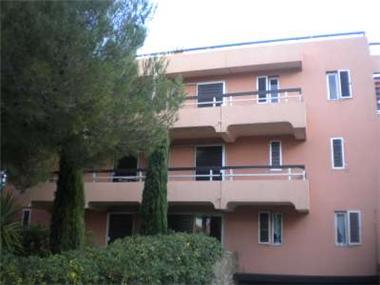 Apartment       for sale in Saint-Tropez (Provence-Alpes-Cote d'Azur)