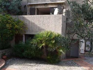 Apartment       for sale in Grimaud (Provence-Alpes-Cote d'Azur)