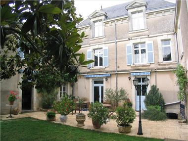 Old House for sale in Oiron (Poitou-Charentes)