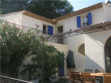 Villa for sale in Rognes (Provence-Alpes-Cote d'Azur)
