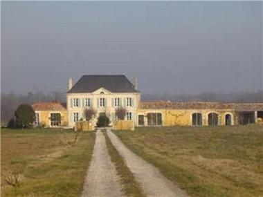 Manor for sale in Jonzac (Poitou-Charentes)