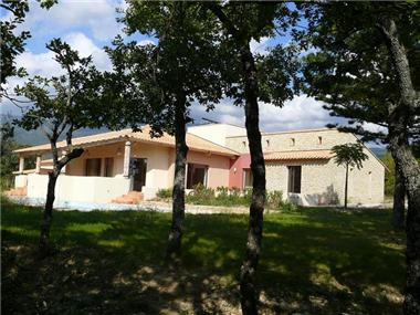 Villa for sale in Bedoin (Provence-Alpes-Cote d'Azur)