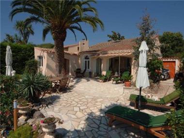 Villa for sale in Valbonne (Provence-Alpes-Cote d'Azur)