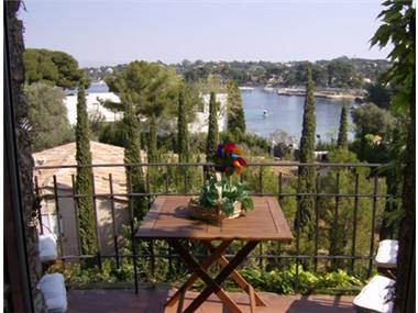 Apartment       for sale in Antibes (Provence-Alpes-Cote d'Azur)