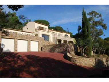 House for sale in Grimaud (Provence-Alpes-Cote d'Azur)