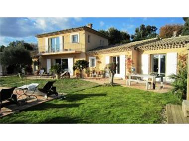 House for sale in Grimaud (Provence-Alpes-Cote d'Azur)