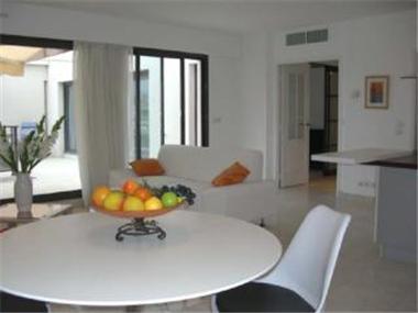 Apartment       for sale in Antibes (Provence-Alpes-Cote d'Azur)
