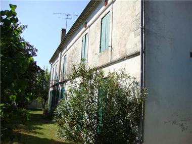 Old House for sale in Chevanceaux (Poitou-Charentes)