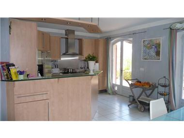 Villa for sale in Mirabeau (Provence-Alpes-Cote d'Azur)