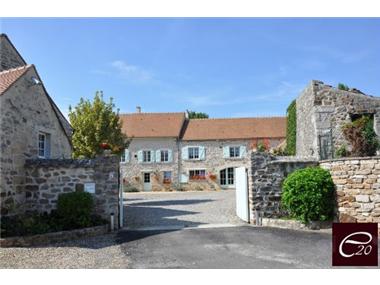 Estate for sale in Le Bellay-en-Vexin (Region Ile-de-France)